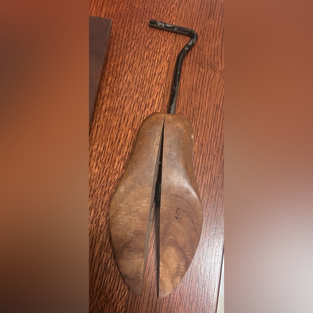 ✔️$5 buy one get one. Vintage Wooden Shoe Stretcher
Men 9/Women 11 - Picture 2 of 4
